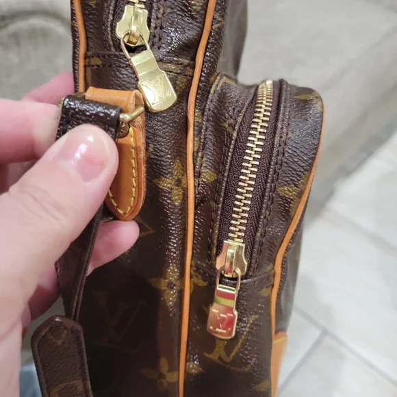 Louis Vuitton Monogram Amazone Bag - Picture 4 of 11